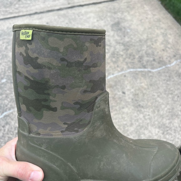 Western Chief Kids' Green Camo Boots Big kids Size 6 (Rain or Snow) - Picture 5 of 7